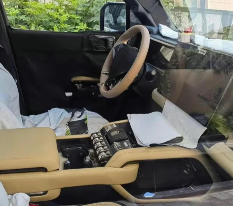 比亚迪旗下方程豹汽车豹5曝光 定位超级混动硬派SUV
