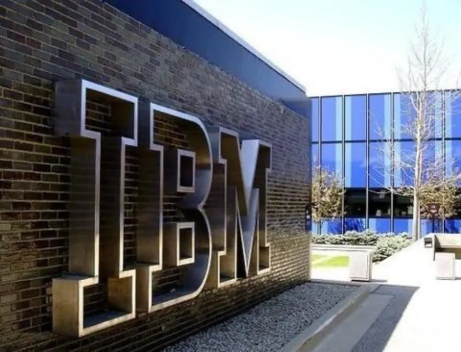 IBM自研AIU架构7纳米芯片Telum应对信用卡欺诈交易