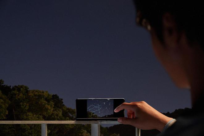 秋日出行新选择：三星Galaxy Z Fold5自由影像助你定格精彩