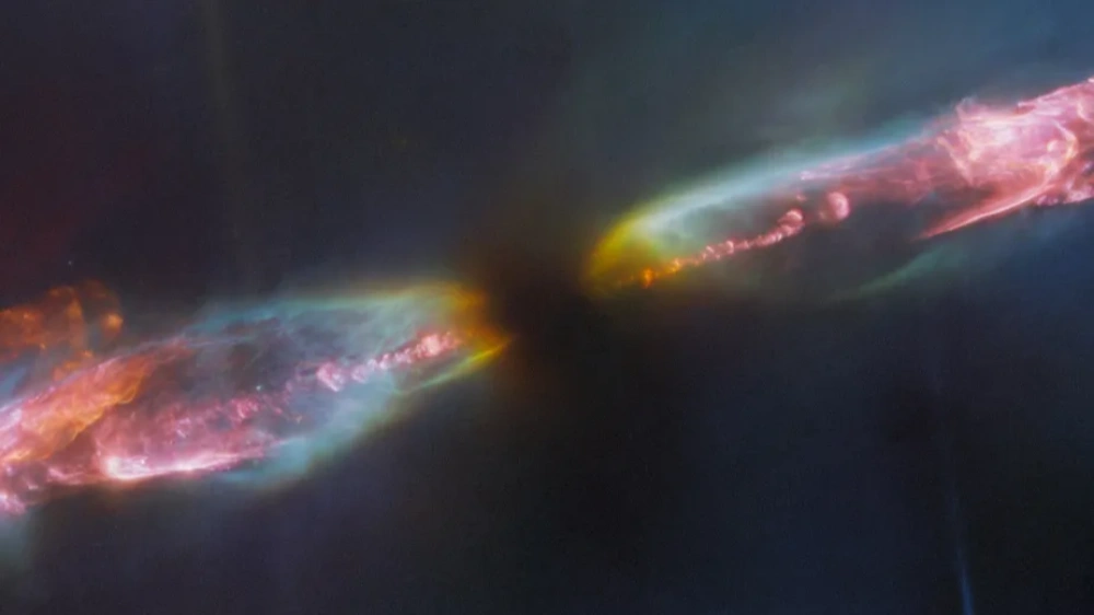 NASA詹姆斯·韦伯太空望远镜拍摄到1000光年外年轻恒星超音速喷射细节