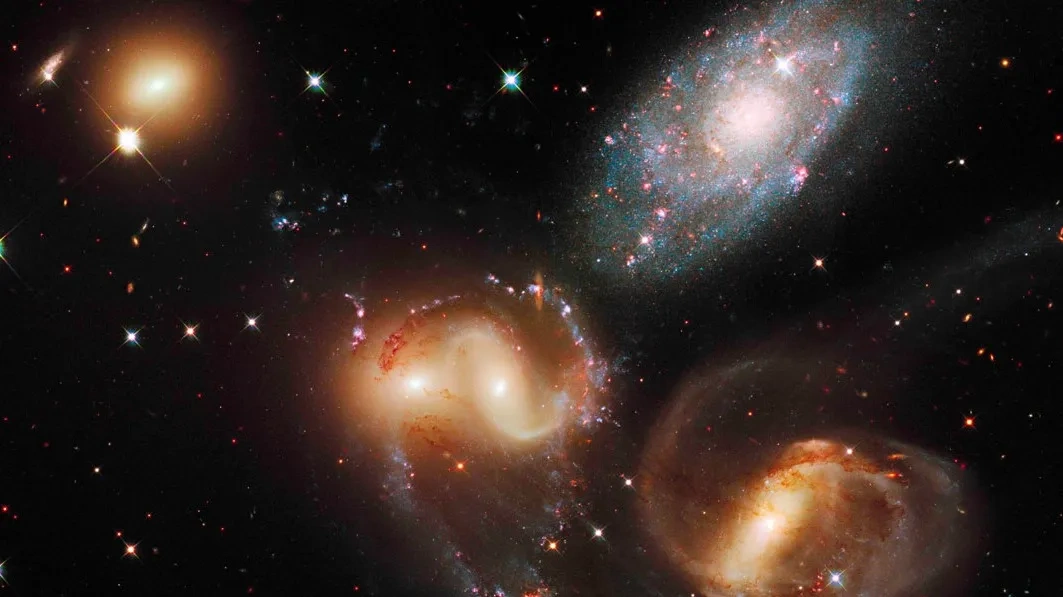 哈勃太空望远镜发现110亿年前的星系