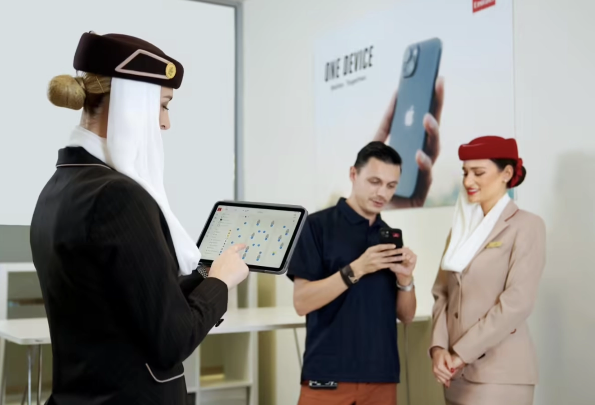 阿联酋航空公司推进 One Device 战略，为 2 万名空乘人员装备苹果 iPhone / iPad