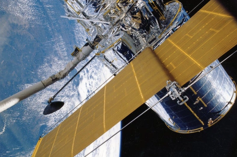 NASA发射“灵神星”探测器  首次探测富含金属灵神星