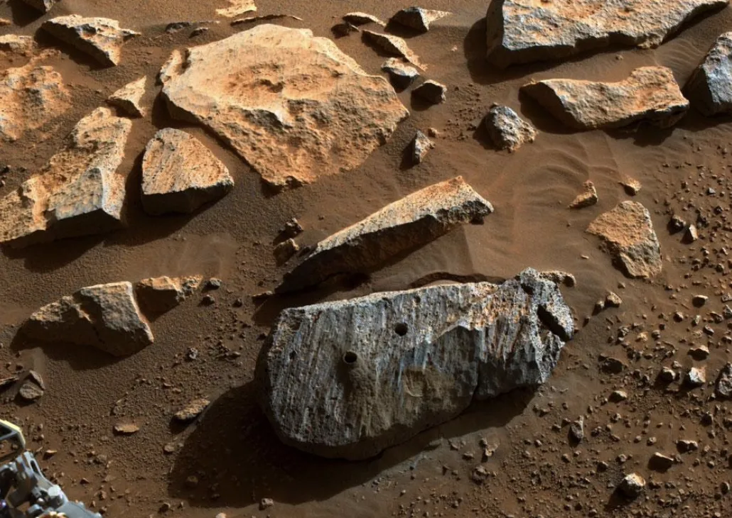 NASA美国宇航局“毅力号”成功采集第 23 个火星岩石样本