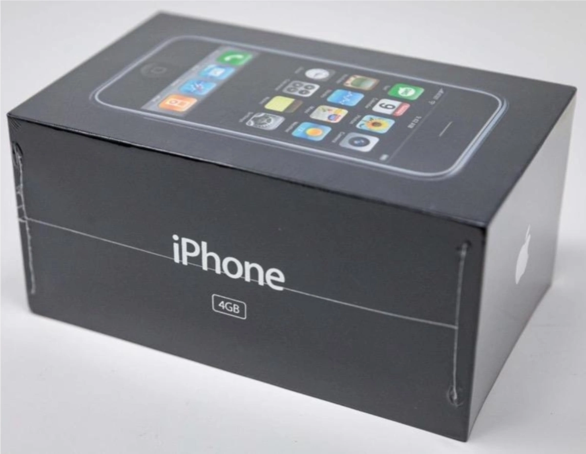 苹果未拆封初代4GB版iPhone拍出19万美元高价 打破此前拍卖纪录