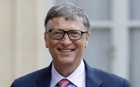 微软创始人比尔·盖茨 (Bill Gates)用什么手机？