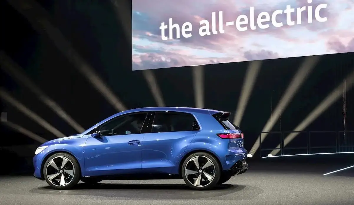 大众汽车Volkswagen CEO：2025年可能推出售价2.2万美元电动汽车
