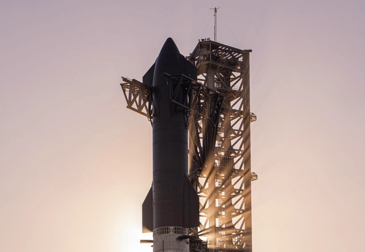 马斯克：SpaceX“星舰”发射推迟至周六，需要更换格栅翅片执行器