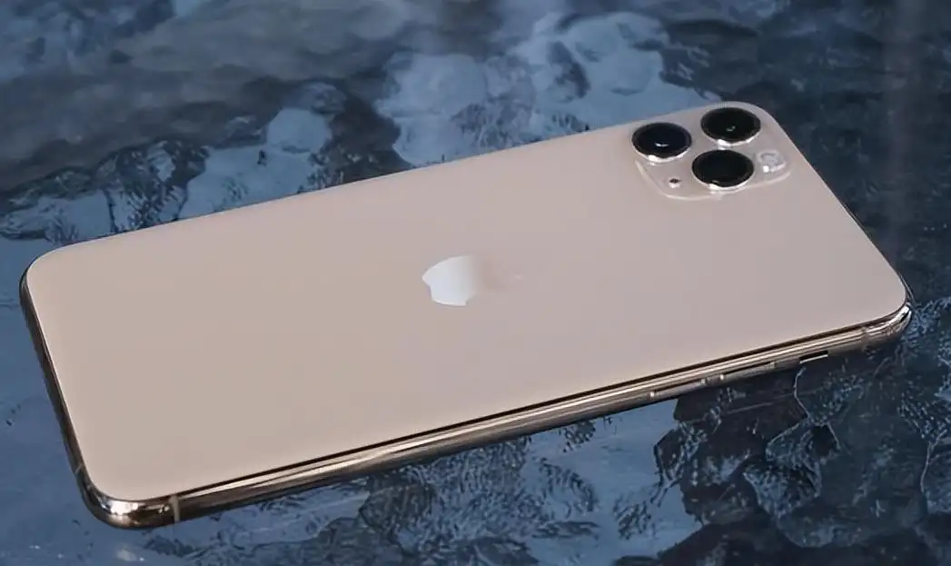 消息称苹果Apple为iPhone 16系列研发石墨烯散热器