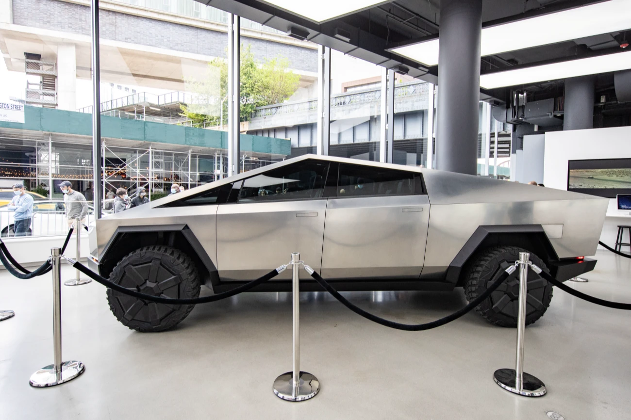 特斯拉全球产品设计总监称Cybertruck电动皮卡即将交付 电动汽车2026年超燃油车