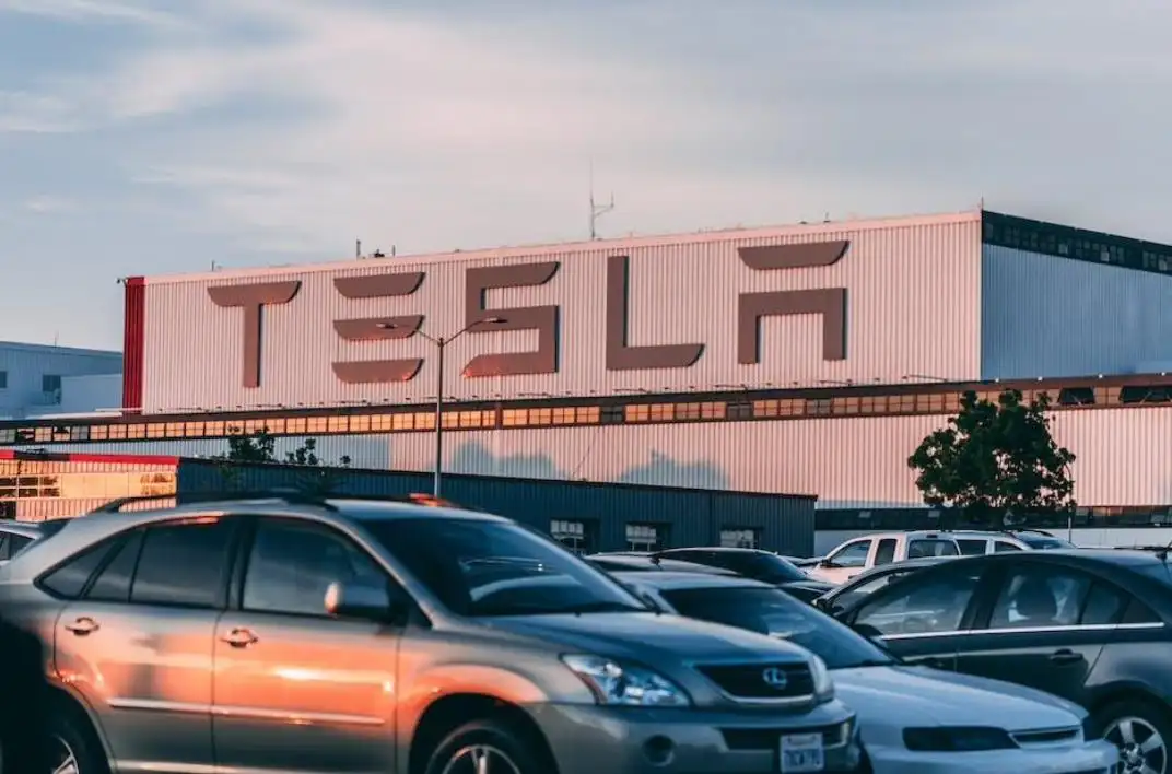 英国将出台《自动驾驶汽车法案》 拒绝特斯拉Tesla FSD类命名营销