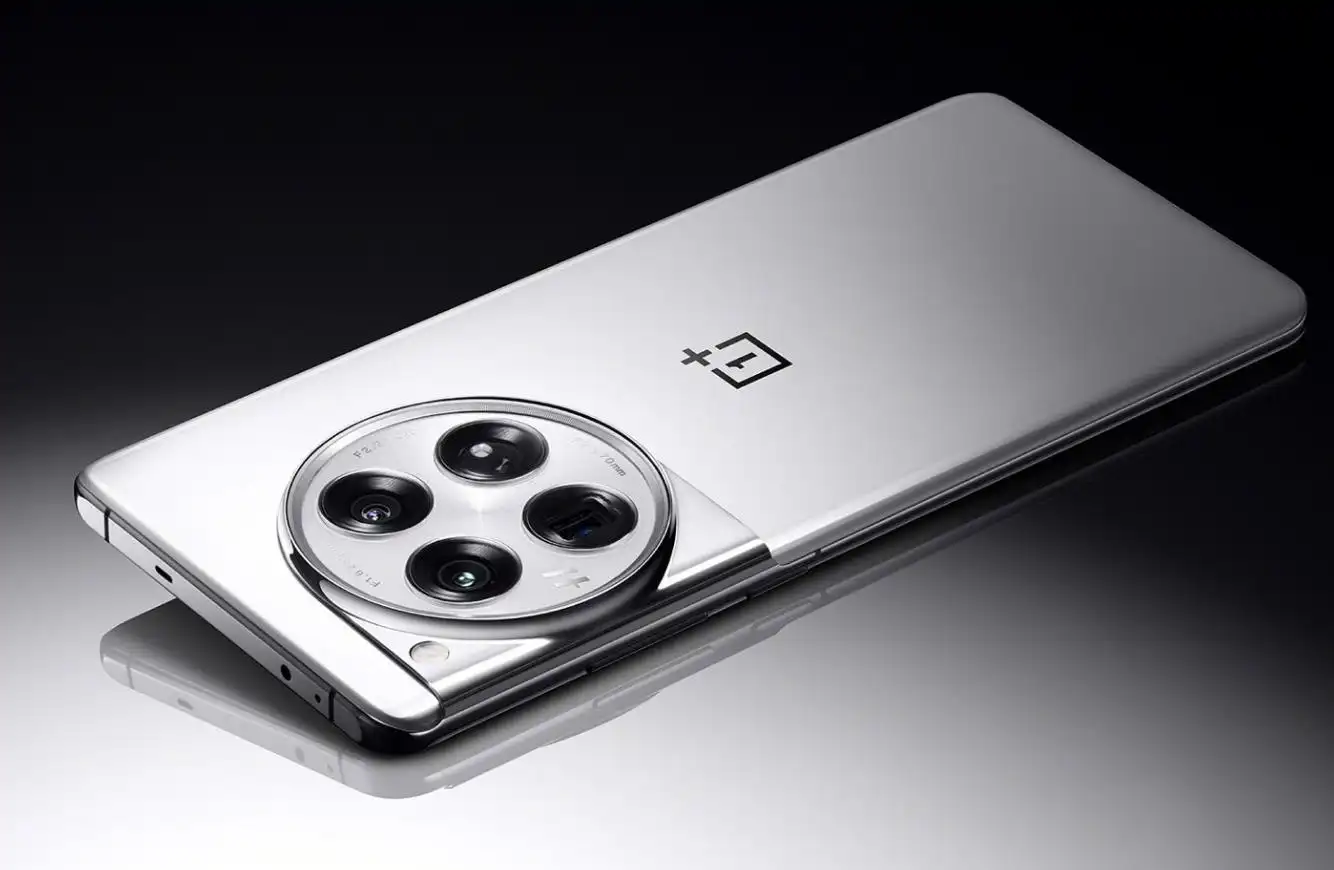 一加OnePlus 12手机三款配色亮相 采用三种不同工艺