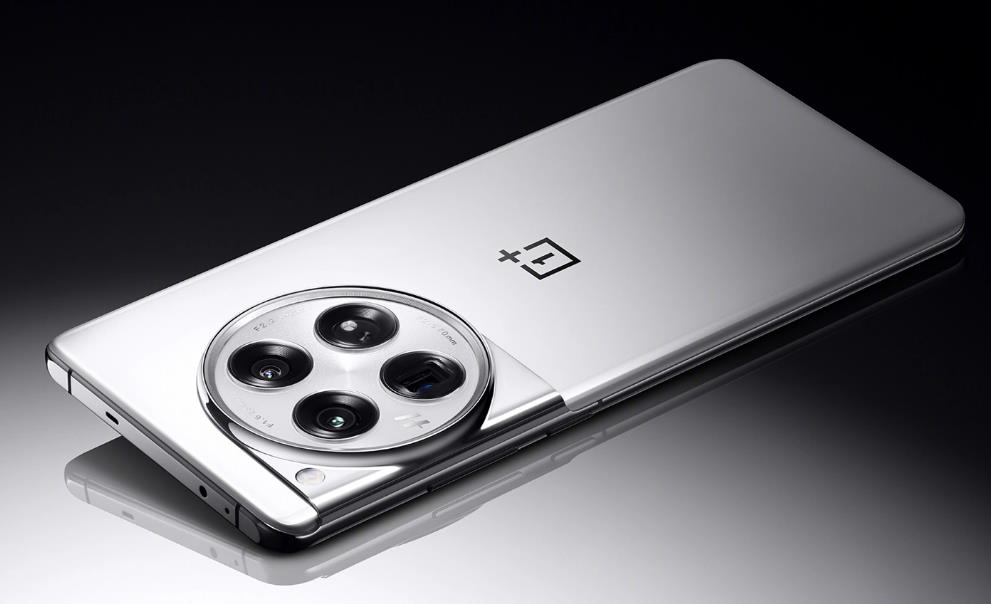 一加OnePlus 12手机正式亮相 设计来源高奢腕表