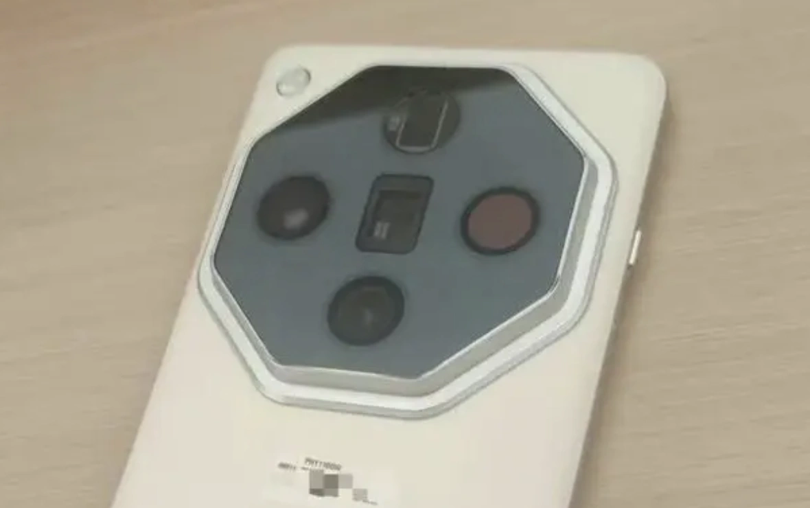 OPPO Find X7 Pro工程机曝光八卦阵设计   搭载双潜望长焦镜头