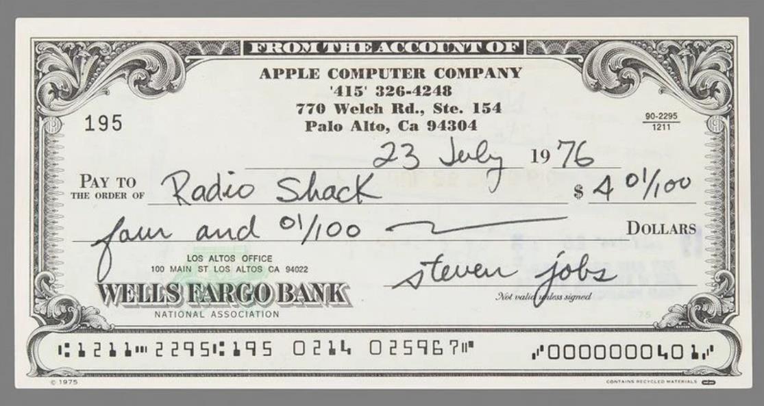 史蒂夫·乔布斯签名的苹果Apple电脑支票以4.6万美元售出