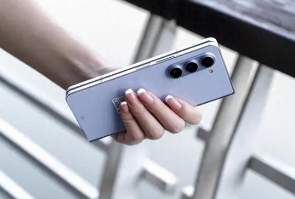 Samsung三星ZFold5折叠屏真实评测 超有趣的大视野新手机