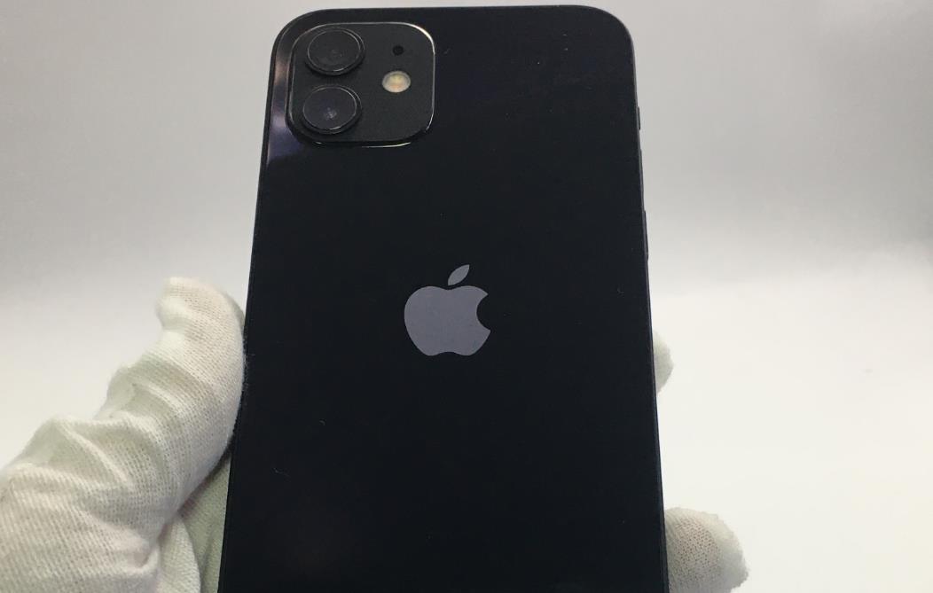美国亚马逊优惠：翻新版苹果Apple iPhone 12 黑色款优惠77.81美元，售价319.95美元