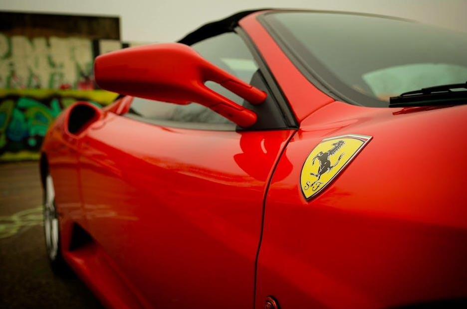 法拉利Ferrari推出打击商标侵权奖赏计划 举报者将获神秘礼品