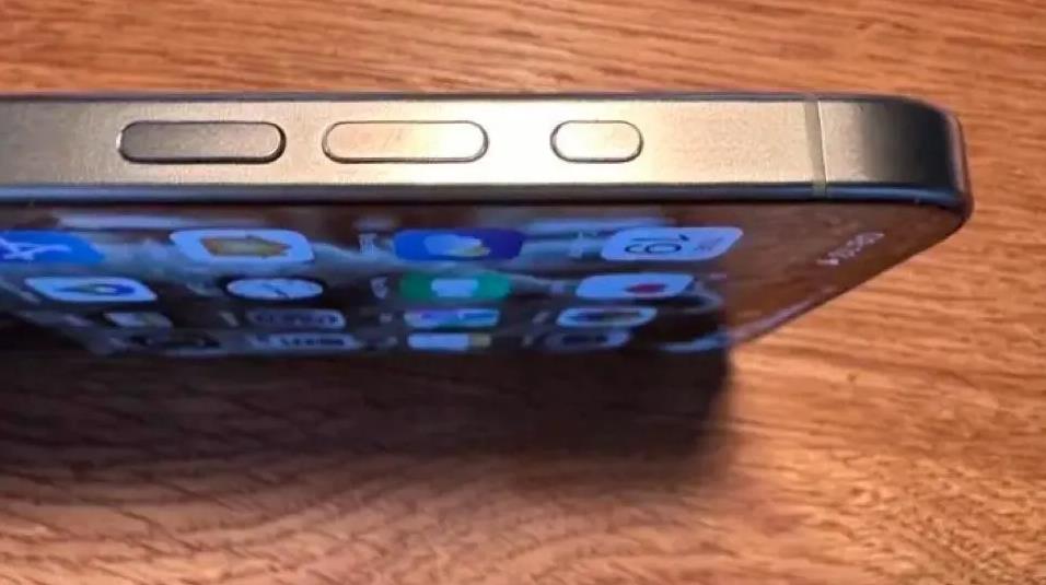 苹果Apple iPhone 16 Pro曝光：动作按钮与电容式相机按钮引领未来设计潮流