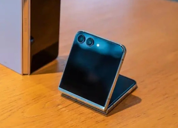 想入手三星Samsung Galaxy Z Flip5的看过来，来自10位用户的真实反馈
