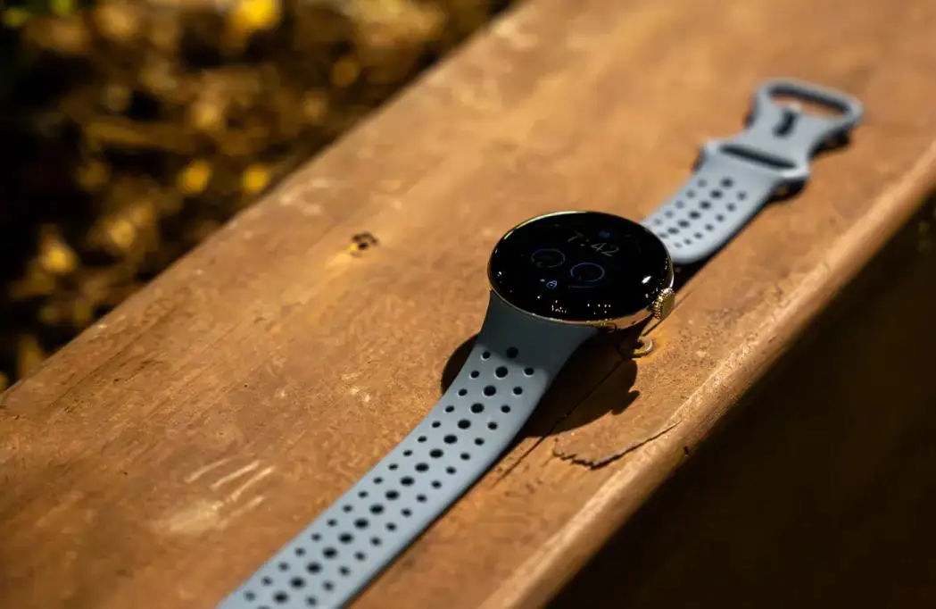 如何设置和自定义谷歌Google Pixel Watch 2？