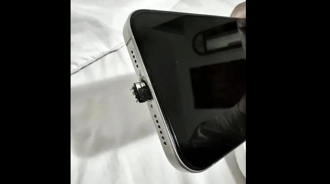 消息称苹果Apple iPhone 15 Pro Max用户遭遇USB-C端口烧熔问题