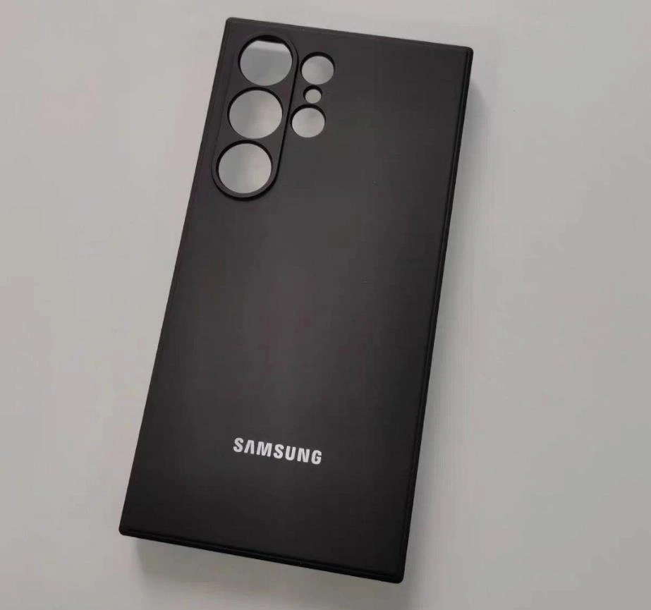 三星Samsung Galaxy S24 Ultra手机保护壳照片曝光 揭示独特相机岛设计