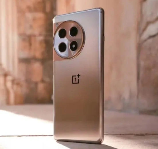 OnePlus一加 Ace 3真机实拍图惊艳亮相，多配色展现独特工艺