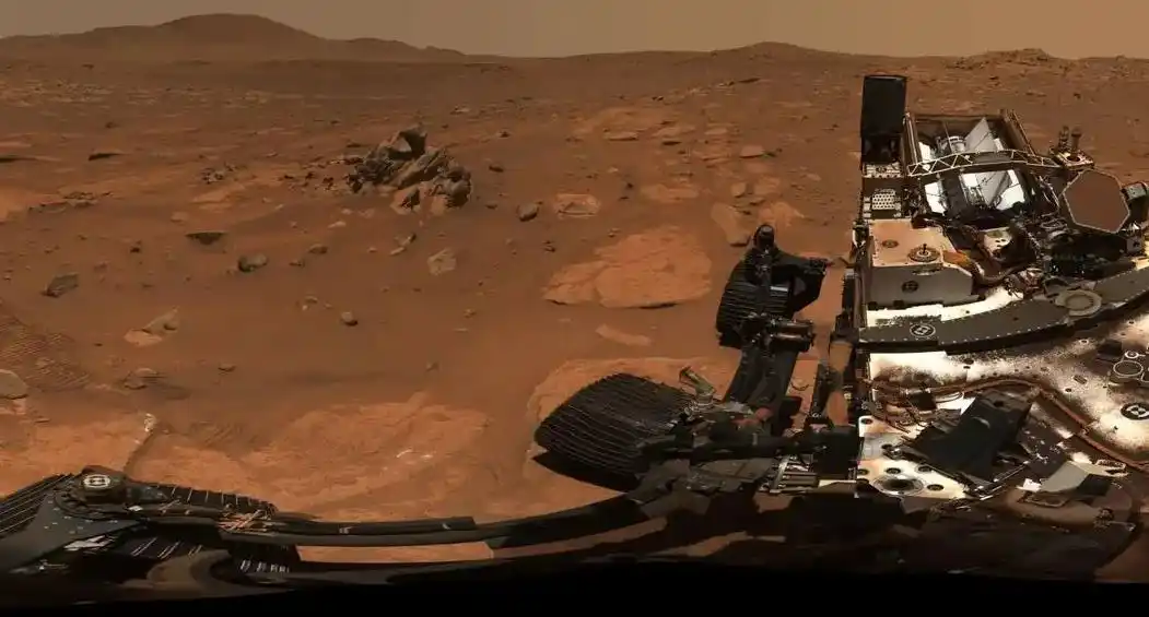 NASA发布23.8亿像素杰泽罗陨石坑全貌图 以庆祝毅力号度过1000个火星日