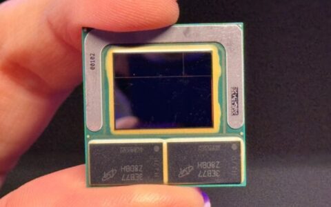 Intel英特尔在CES 2024上展出未来酷睿Ultra：功耗仅8W