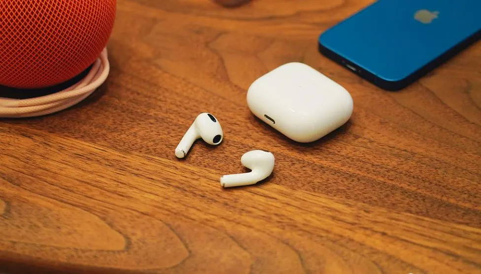 苹果Apple AirPods丢了怎么定位？ 找回无线耳机的实用指南