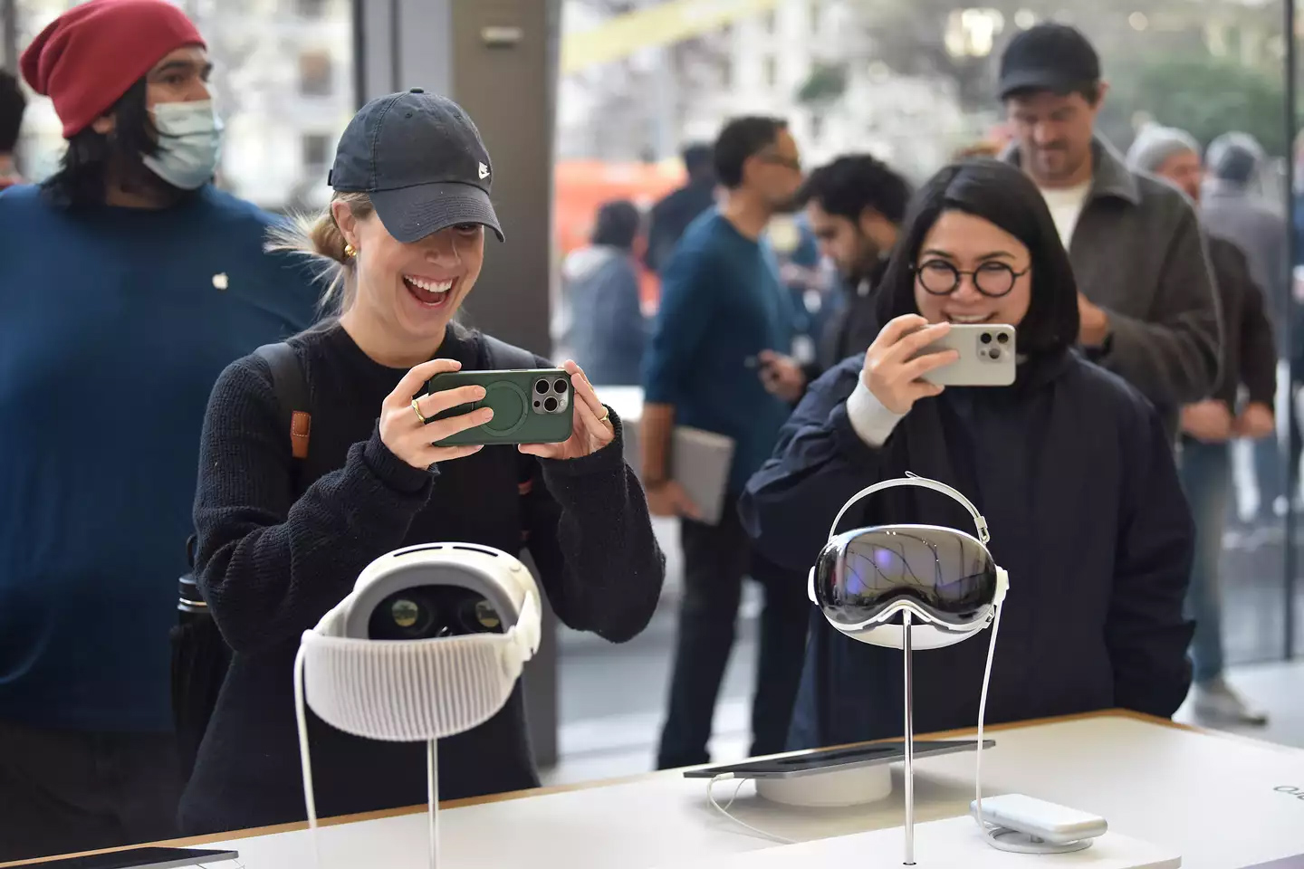 在苹果Apple Vision Pro发布会上，Apple 员工数量超过了顾客数量