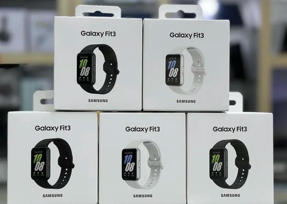 三星Samsung Galaxy Fit3手环外观曝光 拥有三种配色