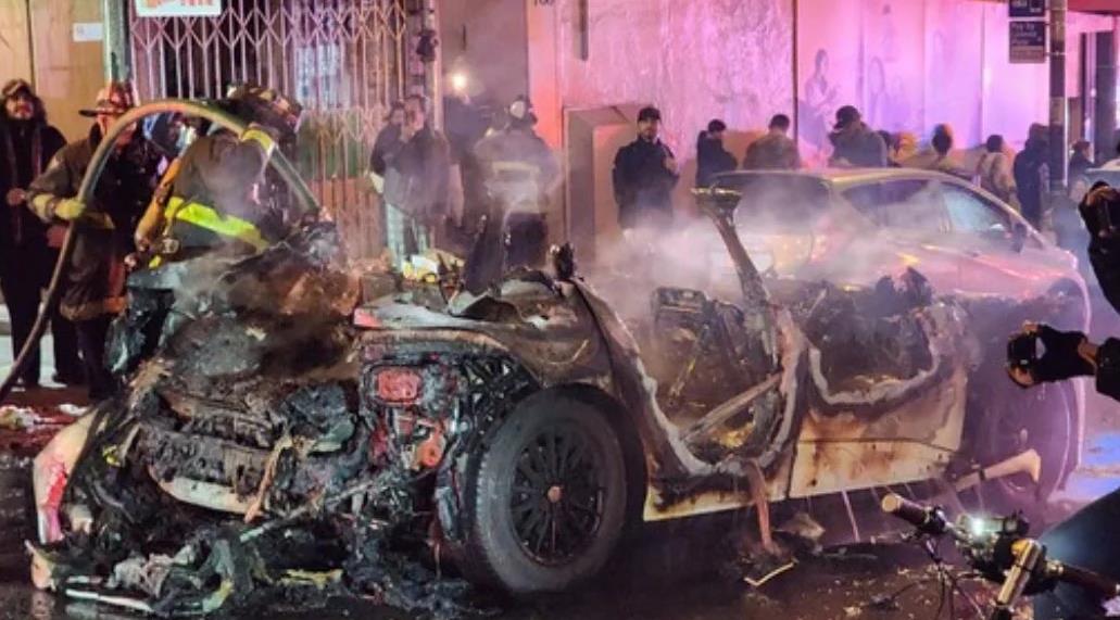 旧金山Waymo自动驾驶汽车遭破坏引发火灾 公众对自动驾驶安全担忧加剧