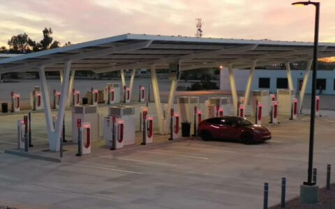 传闻特斯拉Tesla将打造全球最大超级充电站 引领电动汽车充电新时代