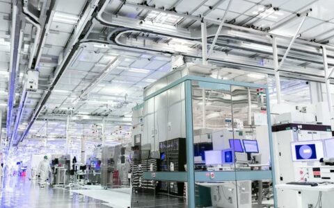 英特尔Intel计划筹集20亿美元扩建爱尔兰半导体工厂