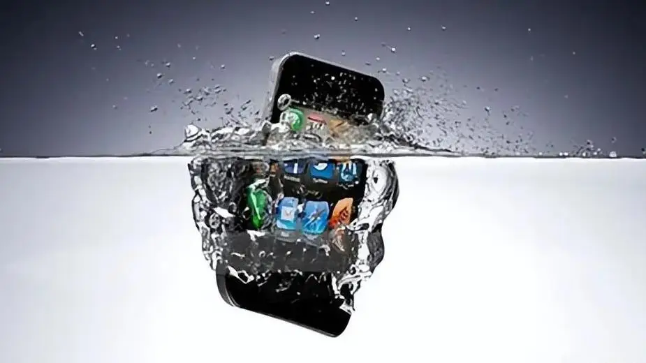 苹果Apple iPhone进水怎么办？苹果官方告诉你别再做这些“偏方”了