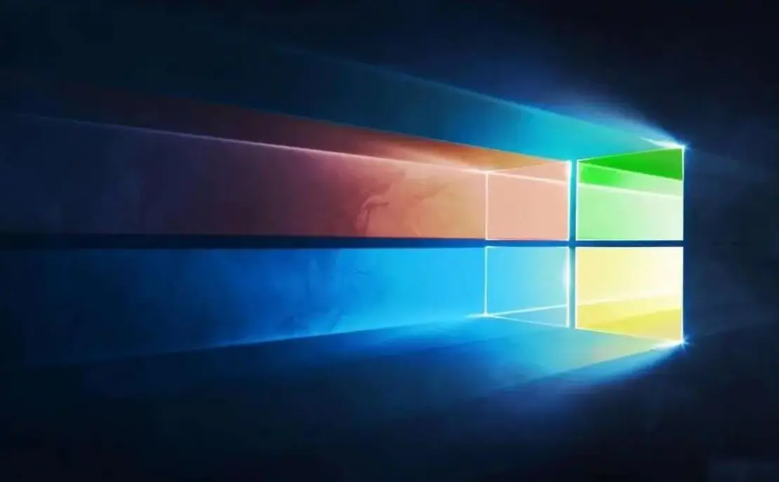 微软发布Windows 10新功能更新：锁屏界面更丰富，桌面引入Windows Spotlight