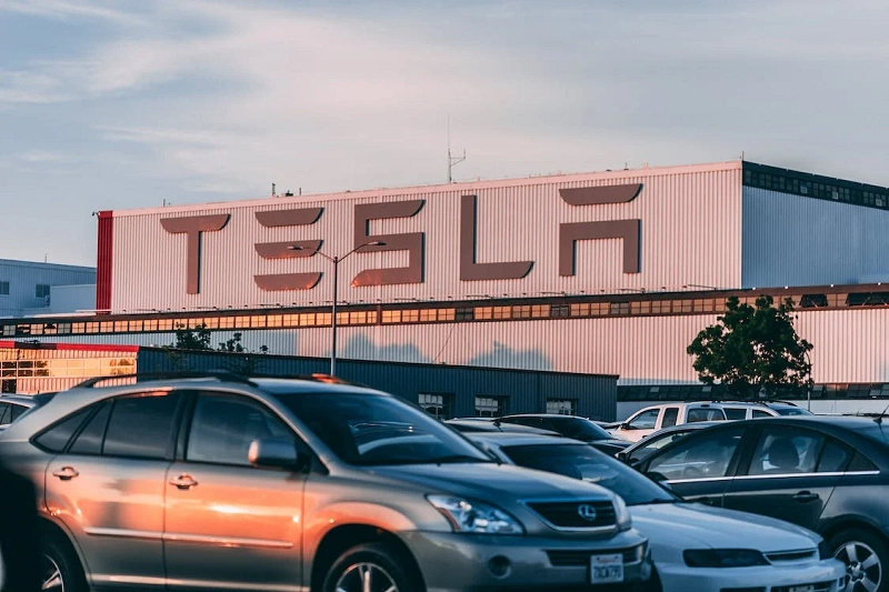 击败比亚迪，特斯拉一季度重新夺回全球最大纯电动汽车制造商头衔