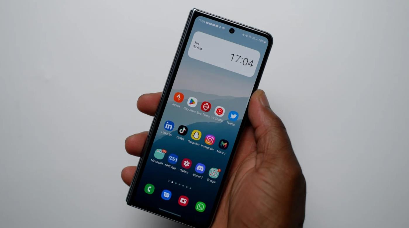 三星Galaxy Z Fold 4美国市场迎来2024年4月安全更新，用户翘首以盼One UI 6.1