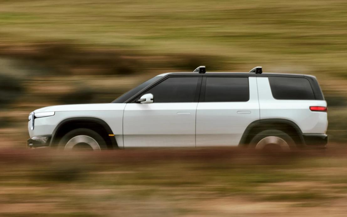 Rivian R2电动SUV亮相：更小、更实惠，自动驾驶技术或领先R1S