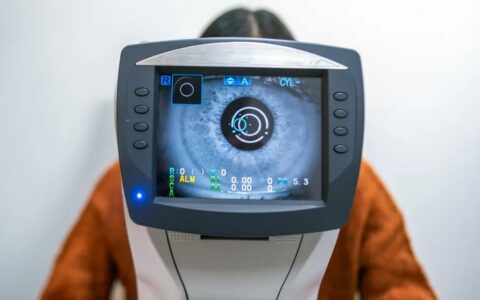 GPT-4眼科评估能力惊艳，但专家警告需审慎应用