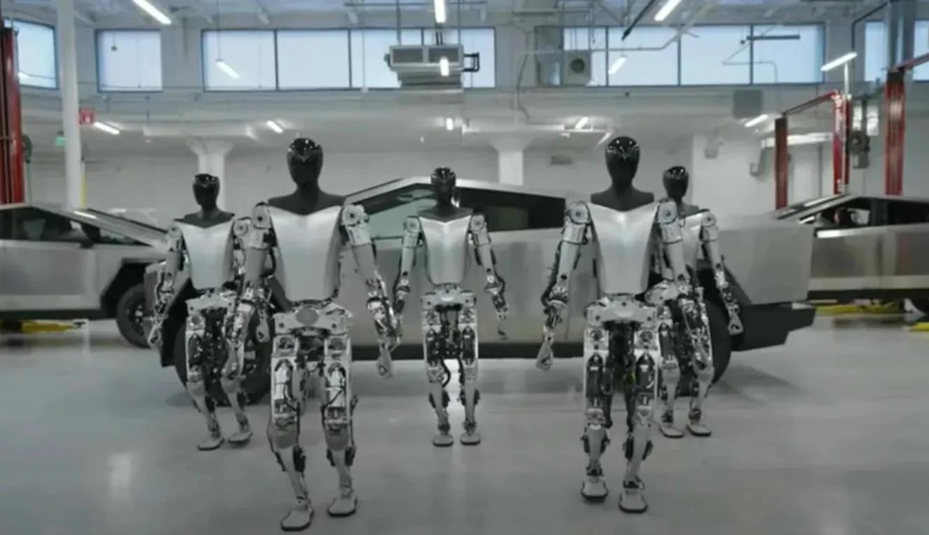 特斯拉CEO马斯克：Optimus人形机器人有望于2025年底前对外销售