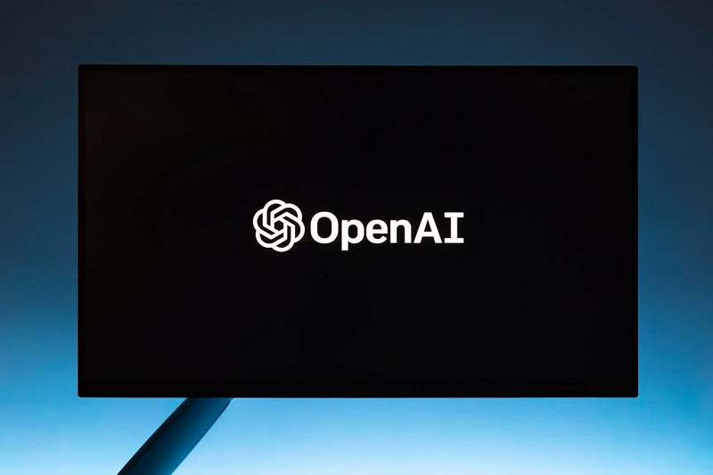 消息稱OpenAI挖角谷歌員工開發AI搜索引擎