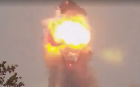 SpaceX猛禽火箭发动机测试时爆炸：现场火光浓烟，预计无损人员