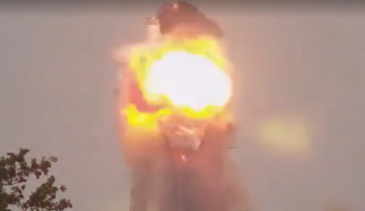 SpaceX猛禽火箭发动机测试时爆炸：现场火光浓烟，预计无损人员