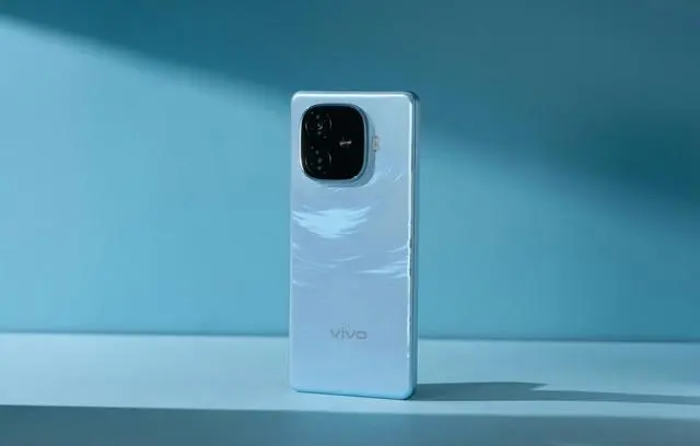 線下手機(jī)逆襲！vivo Y200 GT讓你體驗(yàn)旗艦級(jí)的性能與價(jià)格