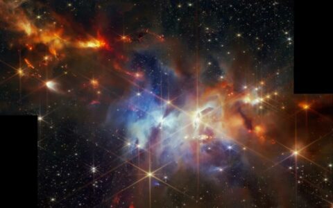 詹姆斯·韋伯太空望遠鏡揭示巨蛇座星云恒星誕生奧秘