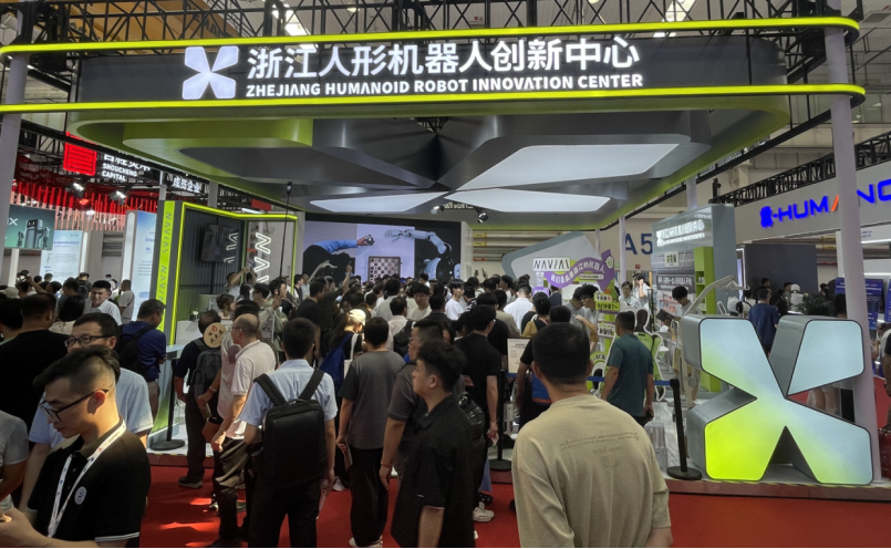 人形機器人NAVIAI炸了！