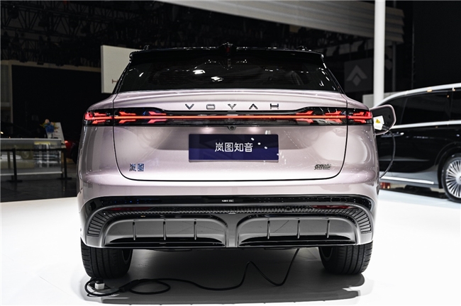 嵐圖知音亮相成都車展，是否能取代特斯拉Model Y成為中大型純電SUV新王者？